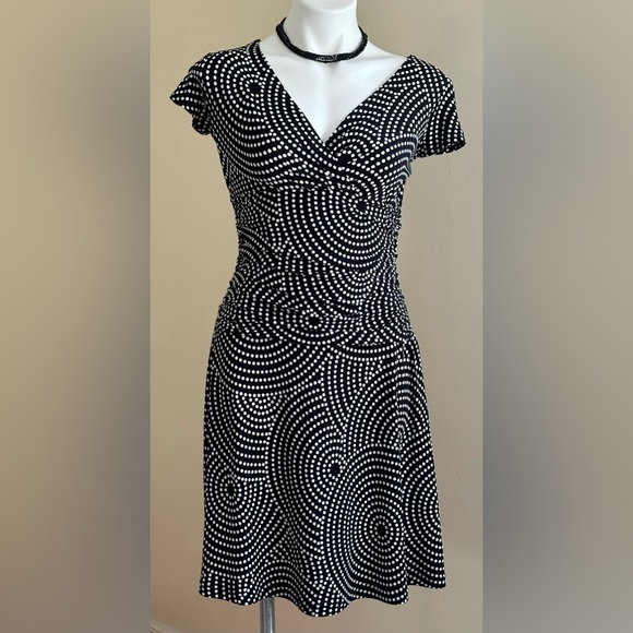 London Times Black & White Polkadots Midi Short Sleeves Empire Dress Waist SZ 8 - Picture 1 of 11